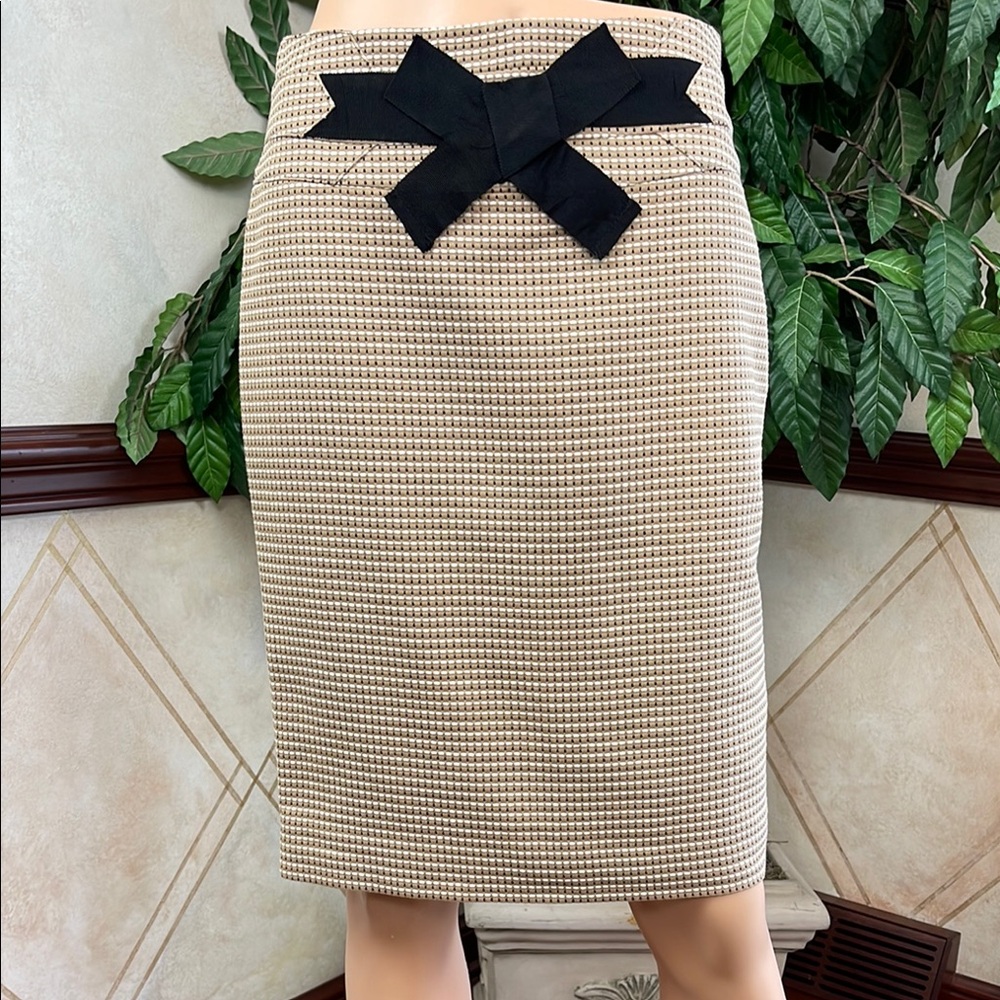 THE LIMITED BLACK & TAN BOW DETAIL SKIRT